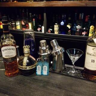 おしゃれな店内のダイニングバー『レッドモンスター』🍸スタッフ募集‼の画像