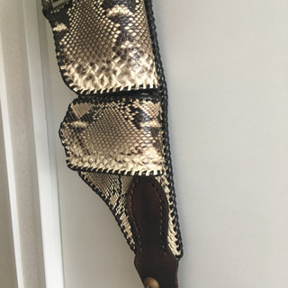 本物パイソン　定価30万　処分価格での画像