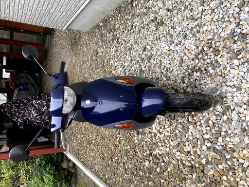 スズキのスクーターです。札幌発 。乗らなくなりましたので、お譲りしたいと思います。 自賠責保険は最近切れましたので、入ってません。 ナンバーも今月返納致しました。 登録に必要な書類はあります。