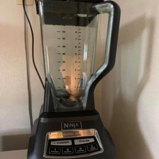 忍者ブレンダー。 多くの付属品。 完璧な状態