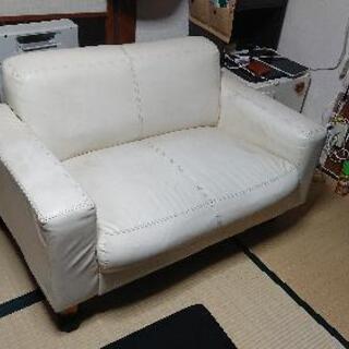二人掛けのソファー 合皮 白色 