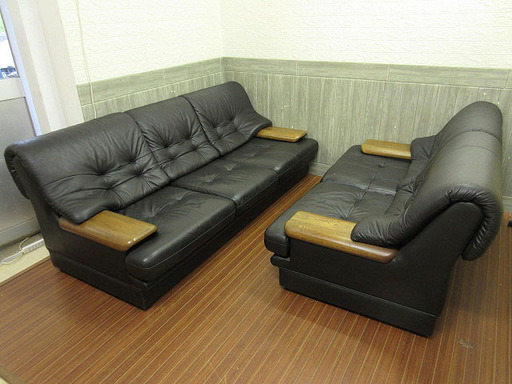 stp-0363　karimoku(カリモク)　応接ソファー2点セット　3人掛けソファー+2人掛けソファー　ブラック　5人用　4人用　応接セット　2人掛けソファー　3人掛けソファー　3シーター　2シーター　応接椅子　黒　社長室　役員室　オフィス　ロビー　ラウンジ　待合室