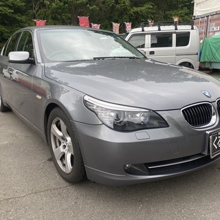 低走行で車内もキレイ☆BMW 5シリーズ