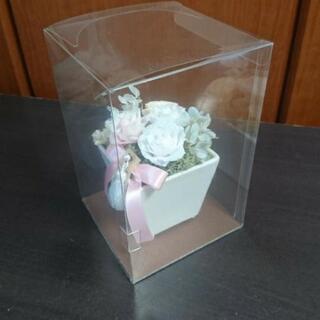 造花のオブジェの画像