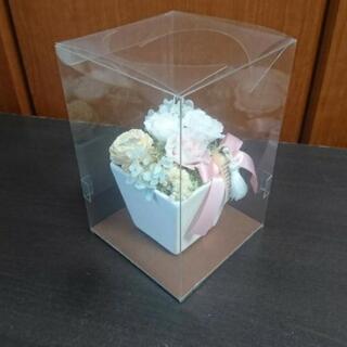 造花のオブジェの画像