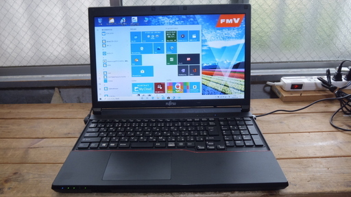 富士通　LIFEBOOK A553G