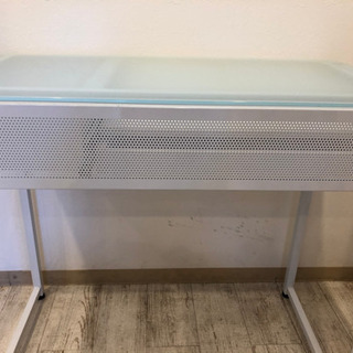 ガラス天板デスクの画像