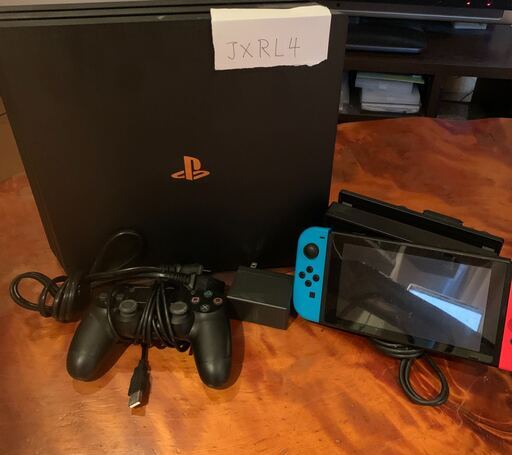 【中古品】PS4 Pro 1TB&任天堂SWITCH
