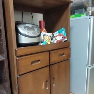 レンジ台あげます(中古木製家具)キッチン収納。無料の画像