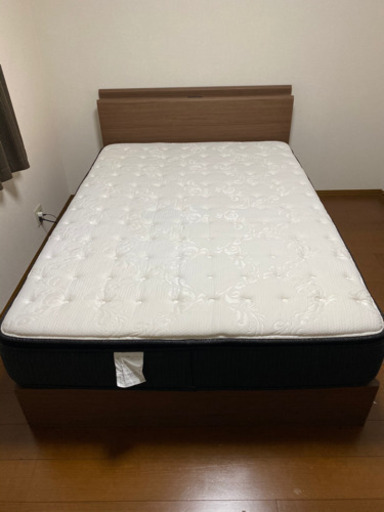 ニトリダブルベッド マットレス付【取引相手決定しました】