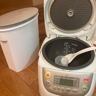 取引先決定　TOSHIBA 5合炊き炊飯器