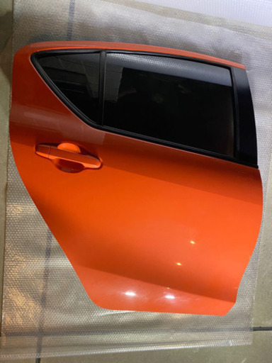 アクア　ドア右