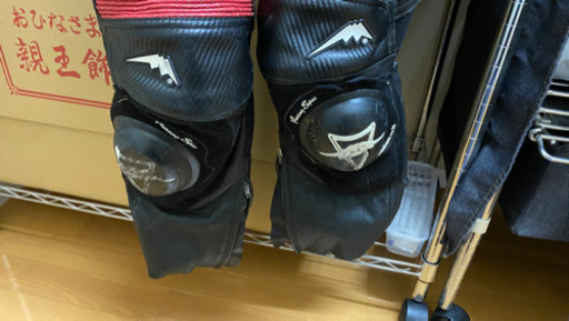 クシタニ レザースーツ