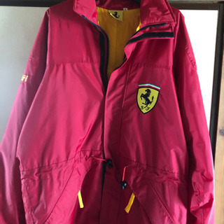 ジャンク品　フェラーリ赤ハーフコート　内側汚れ有り　メンズL