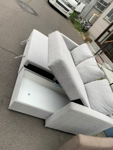 購入1年未満　ニトリ　カウチソファ　ソファベット収納たっぷり！商談中