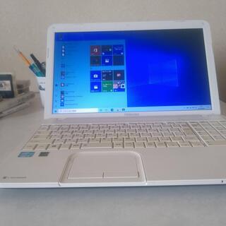すぐ使える東芝ダイナブック/Windows10/15型テンキー付き/ホワイト