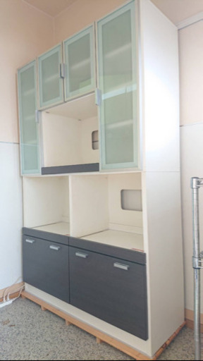 使い勝手◎ 白✖️茶✖️ガラスの食器棚