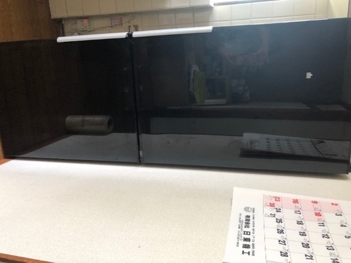 黒の2ドア冷蔵庫