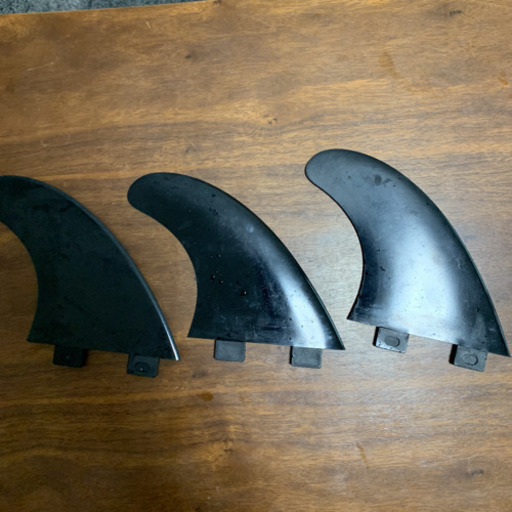 DHDのサーフボード　ハードケース　リーシュコード　フィン　セット