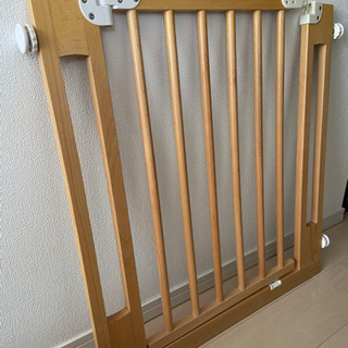 木製ベビーゲート差し上げます。