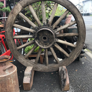 大八車、馬車、馬車の車輪、大八車の車輪、荷車、超大型車輪の画像