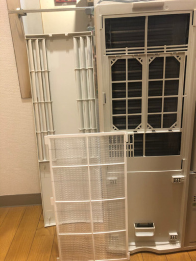 ［業者クリーニング済み】コロナルームエアコン　ウインドウ形冷房専用（取り付け枠付き）