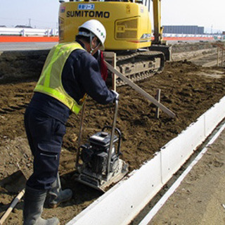 急募❗️ 北海道豊富地方　バックホー、キャリア運転オペ、散水車オペ、手元スタッフの画像