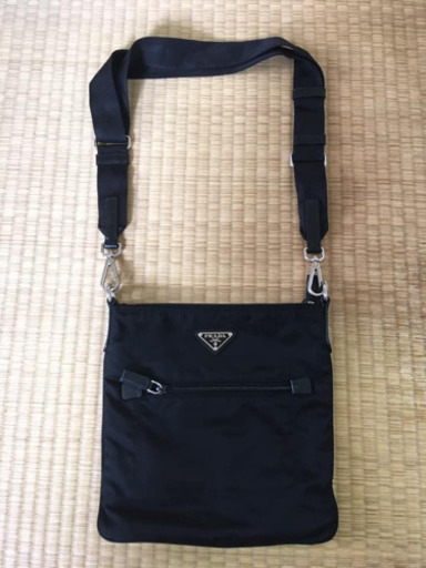 (値下げ！15000円！)PRADAショルダーパック