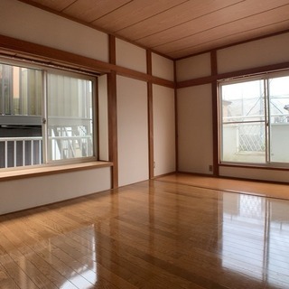 予約受付★秦野市戸川戸建て★屋根裏収納が充実、外水道あり − 神奈川県