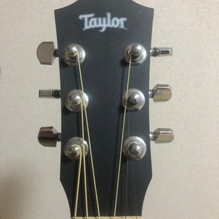  Taylor アコースティックギターの画像