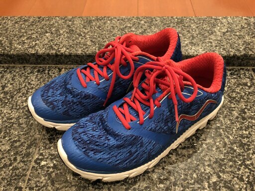 MBT ランニングシューズ ZOOM18M