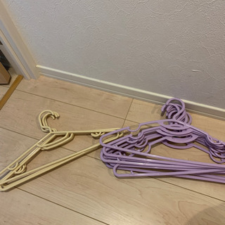 プラスチックハンガーの画像