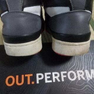 2激安❢美品❢adidasスニーカー26.0落ち着いた綺麗なグレー色❢の画像