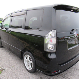 トヨタ　ヴォクシーの画像