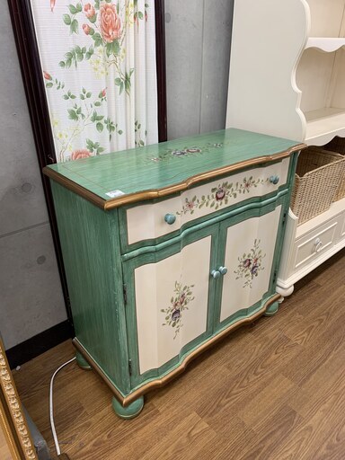 キャビネット　グリーン　売場展開中！！！