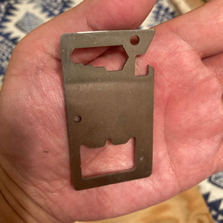 《譲渡完了》サバイバルキットとかいてある金属片の画像