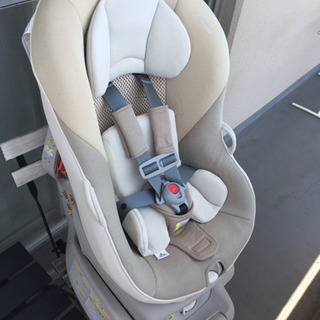 combi チャイルドシート　ゼウスターン　新生児〜ok