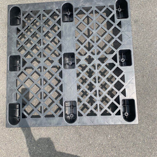 超激安✨期間限定！常時在庫 中古プラスチックパレットの画像