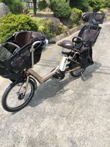 前後の子供乗せ電動アシスト自転車