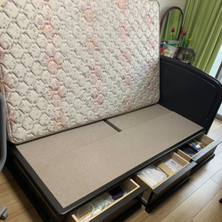 セミダブルベッド（引き出し収納つき）＆マットレスの画像