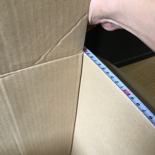 中古ダンボール　１枚50円で　70枚ぐらいありますの画像