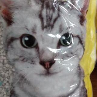 【お取引中】固まる猫砂８L✕４袋