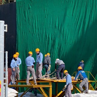 港湾荷役作業員　単身寮有り！在留カード（就労制限なし）があれば外国籍の方でも応募可能の画像
