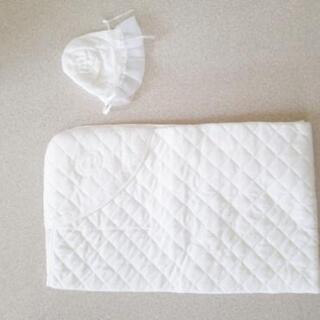 授乳クッション1点ルルジョ月齢フォトセット1点おくるみ2点セレモニードレス用帽子1点おもちゃ5点の画像