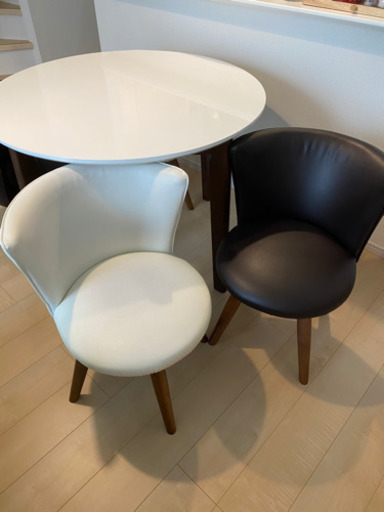 ダイニングセット　丸テーブル　回転椅子