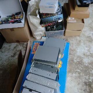 PC電源たくさん、cd dvd ドライブたくさん、マザーボードたくさん、CPU，モデムたくさん、液晶ディスプレイ、プリンタ、スキャナー、サウンドカード？その他いろいろさしあげますの画像