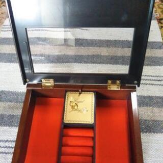 新品、未使用　アクセサリーケース　オルゴール付き（いとしのエリー）の画像