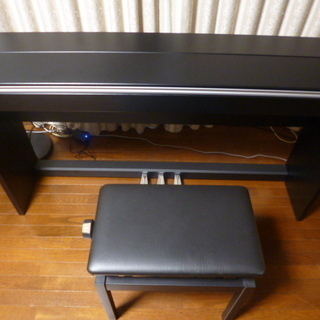 ROLAND F-140R 中古　２０１５年製 椅子付き