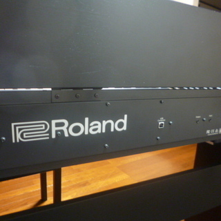ROLAND F-140R 中古　２０１５年製 椅子付きの画像