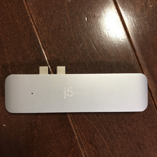 MacbookPro、Air用マルチアダプターの画像